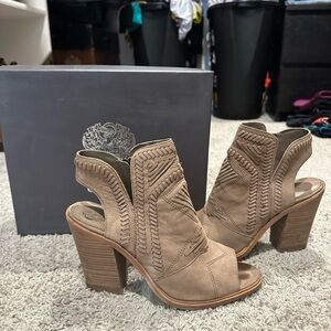 Vince Camuto Heel